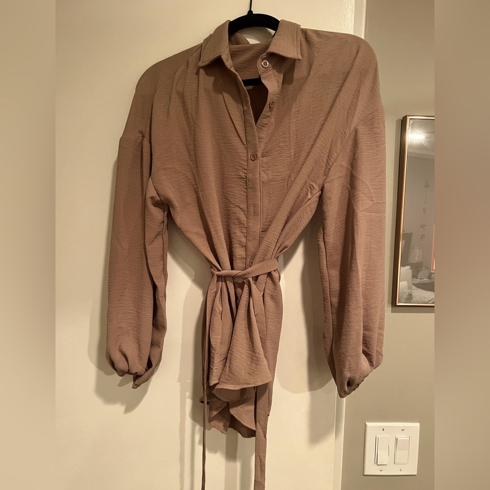 MAKEMECHIC women’s maternity shirt with optional belt - size: xs; color: mocha